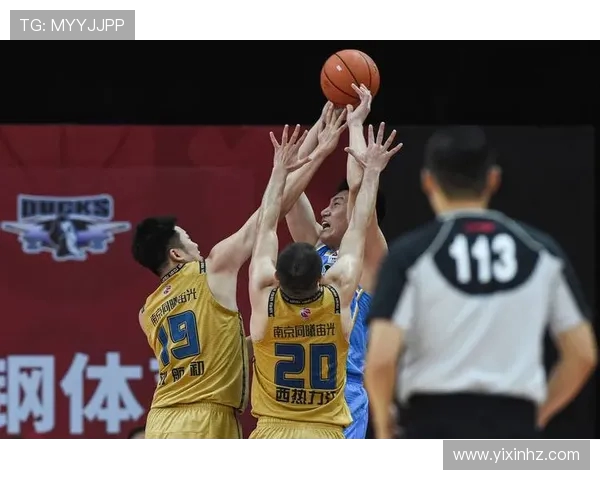 南京篮球队防守策略全解析深度剖析球队战术与执行力